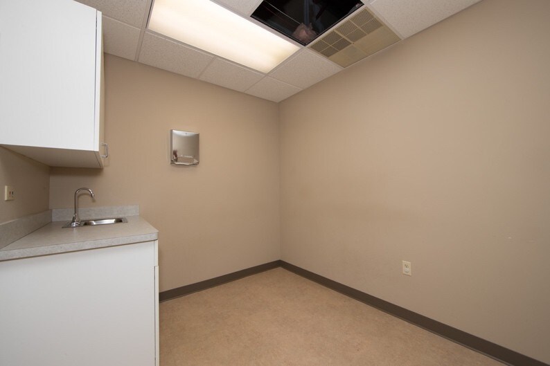 More Photos Of 1807 Huguenot Rd, Midlothian Medical For Lease