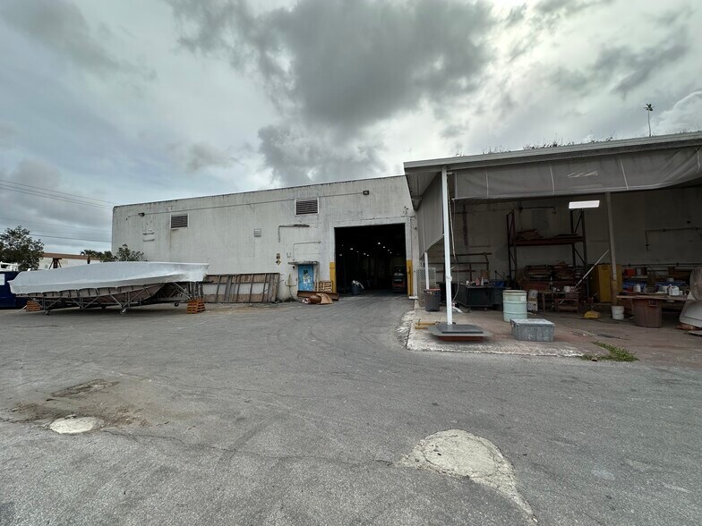 More Photos Of 4705 NW 132nd St, Miami Warehouse For Lease