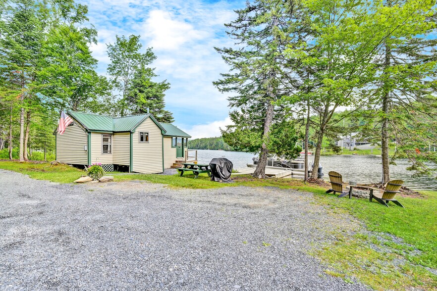 More Photos Of 15 Lower Wilson Pond Rd, Greenville Specialty For Sale