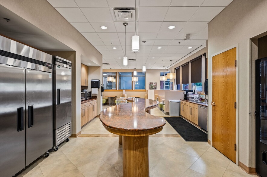 More Photos Of 1601 Ups Dr, Louisville Office For Sale