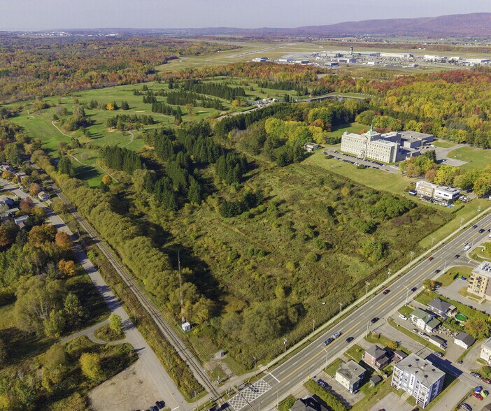 More Photos Of 1418 Rte De L'aéroport, Québec Land For Sale