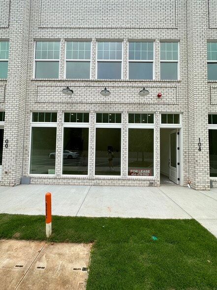 Primary Photo Of 9058 Main St, Woodstock Office For Lease