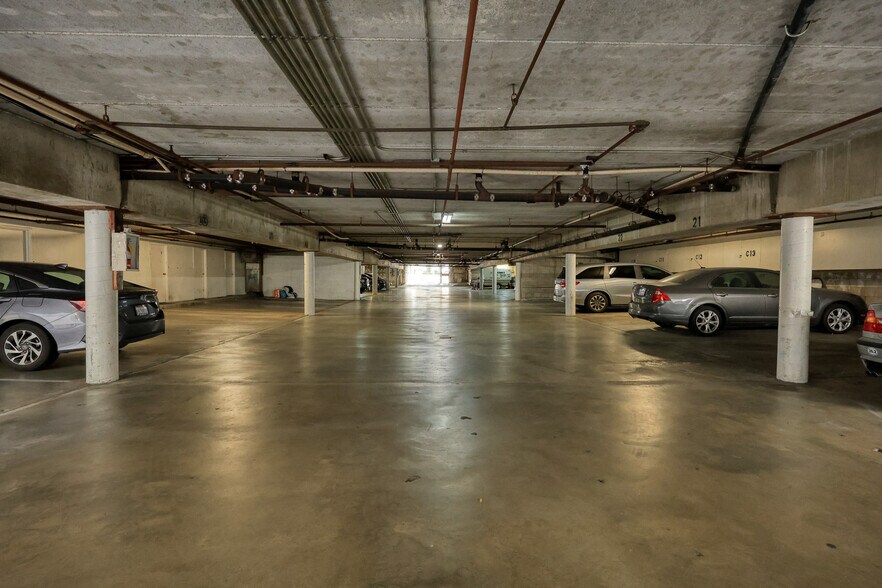 More Photos Of 333 Riverdale Dr, Glendale Apartments For Sale