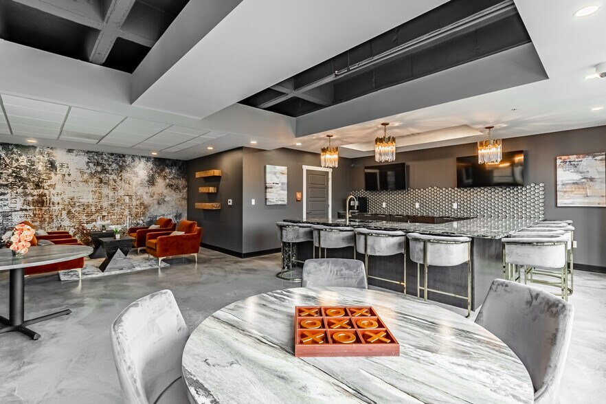 More Photos Of 900 Lee St E, Charleston Apartments For Sale