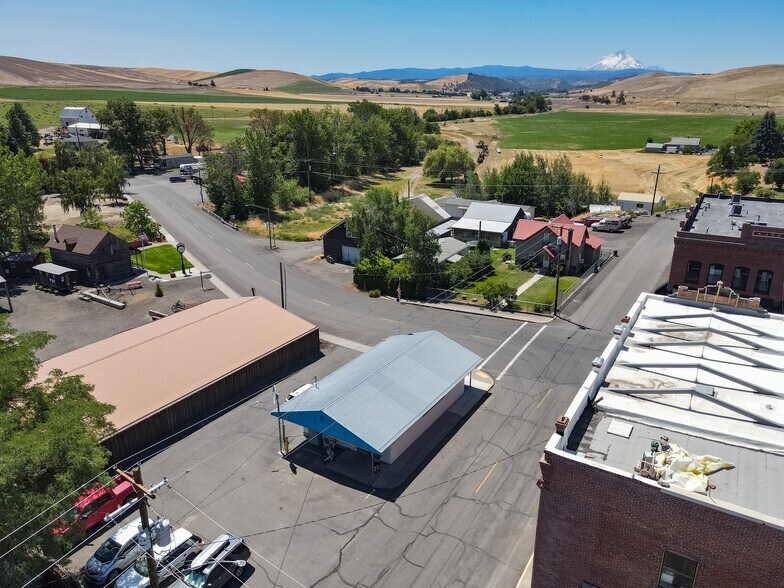 More Photos Of 96 N Main St, Dufur Post Office For Sale
