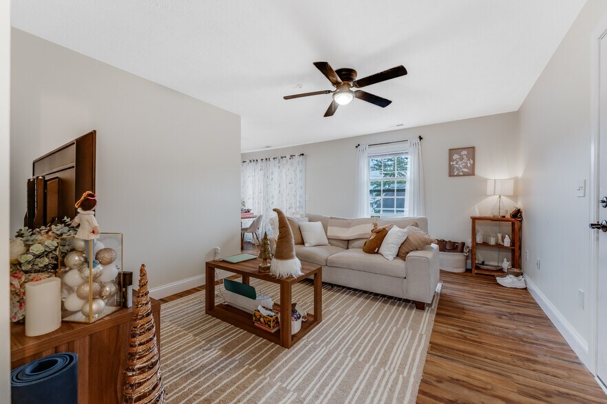 More Photos Of 940 Stewart St, Morgantown Apartments For Sale