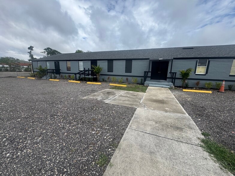 More Photos Of 208 4th St, Fort Myers Warehouse For Lease