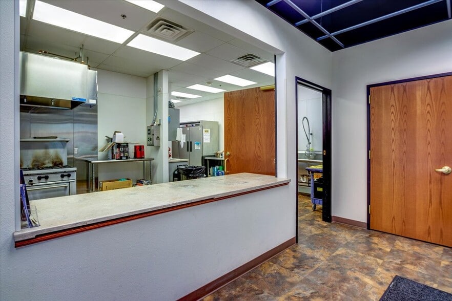 More Photos Of 115-125 56th St, Kenosha Restaurant For Lease