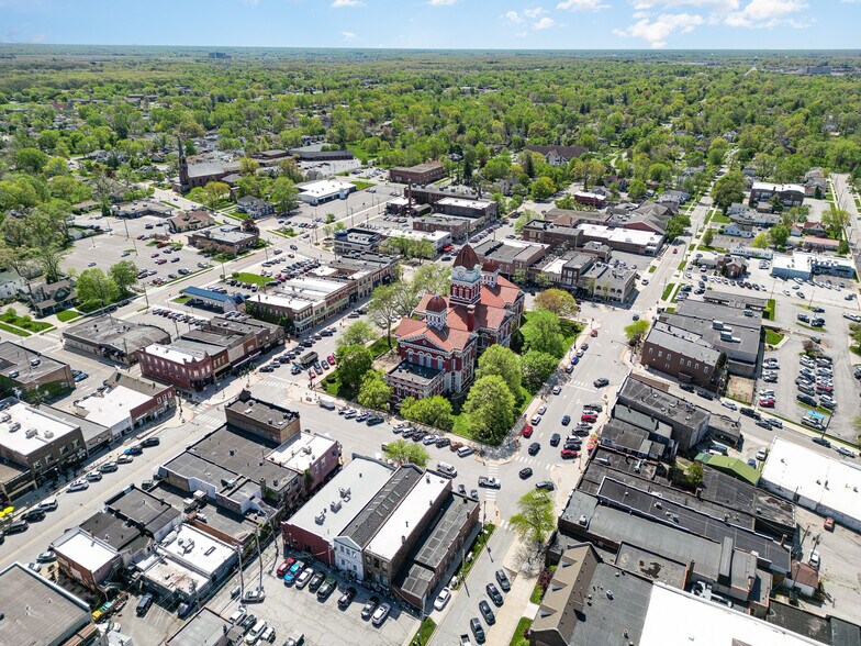 More Photos Of 118 W Clark St, Crown Point Office Residential For Lease