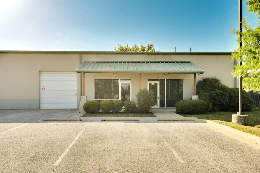 More Photos Of 2105 Ranch Road 620 S, Lakeway Storefront For Lease