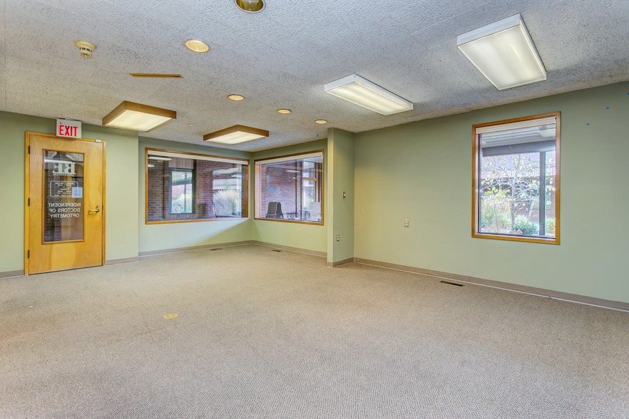 More Photos Of 1200 N 14th Ave, Pasco Medical For Sale