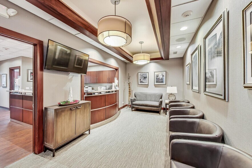 More Photos Of 1775 Glenview Rd, Glenview Medical For Lease