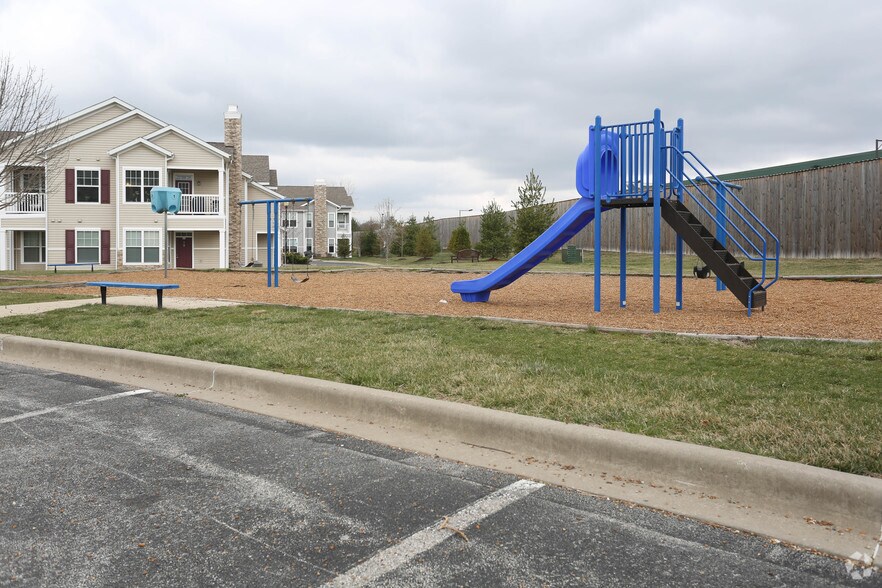 More Photos Of 1200 Greenfield Pl, O'Fallon Apartments For Sale