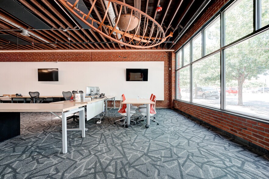 More Photos Of 706-708 W Sheridan Ave, Oklahoma City Office For Lease