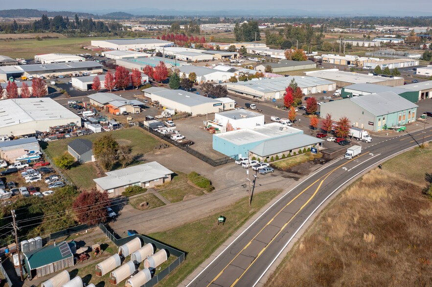 More Photos Of 4202 W 6th Ave, Eugene Warehouse For Sale