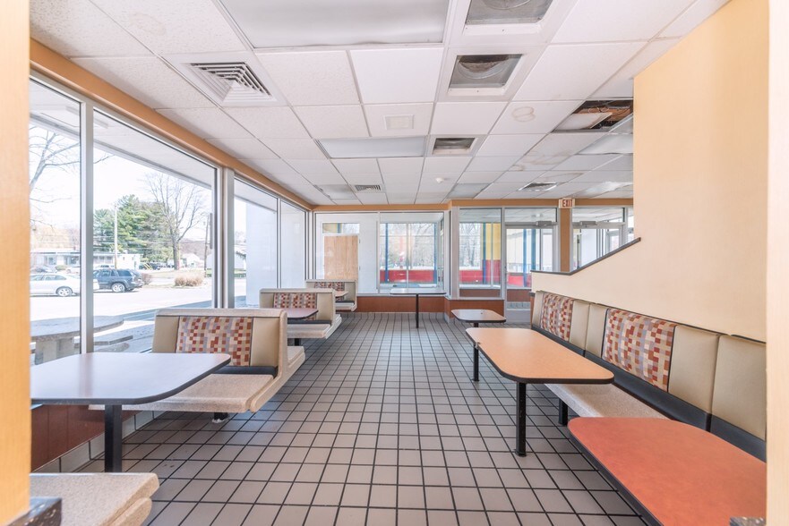 More Photos Of 3123 Route 9W, Saugerties Restaurant For Lease