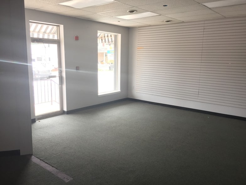 More Photos Of 28 Liberty St, Westminster Apartments For Lease