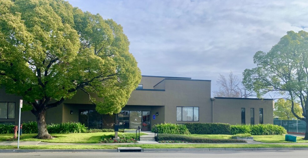 Primary Photo Of 3222 Airway Dr, Santa Rosa Light Manufacturing For Lease