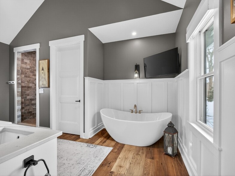 More Photos Of 15306 Covington Rd, Fort Wayne Flex For Sale