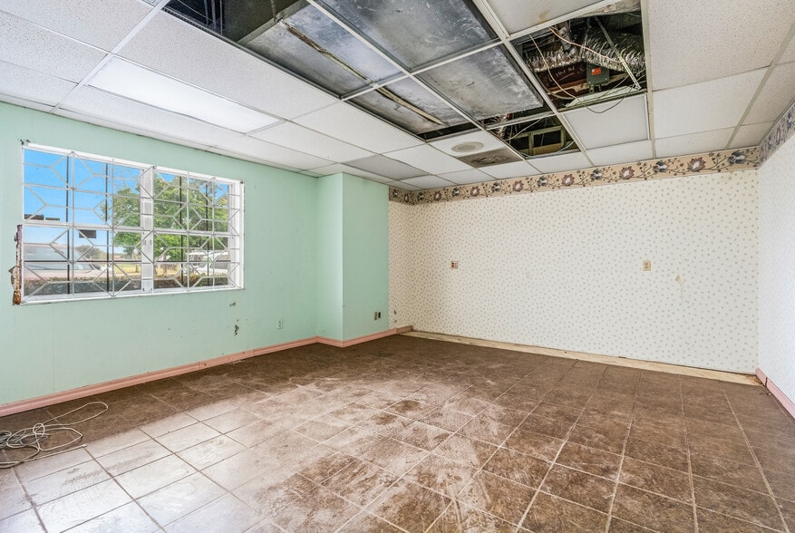 More Photos Of 1635 14th Ave, Vero Beach Office For Lease