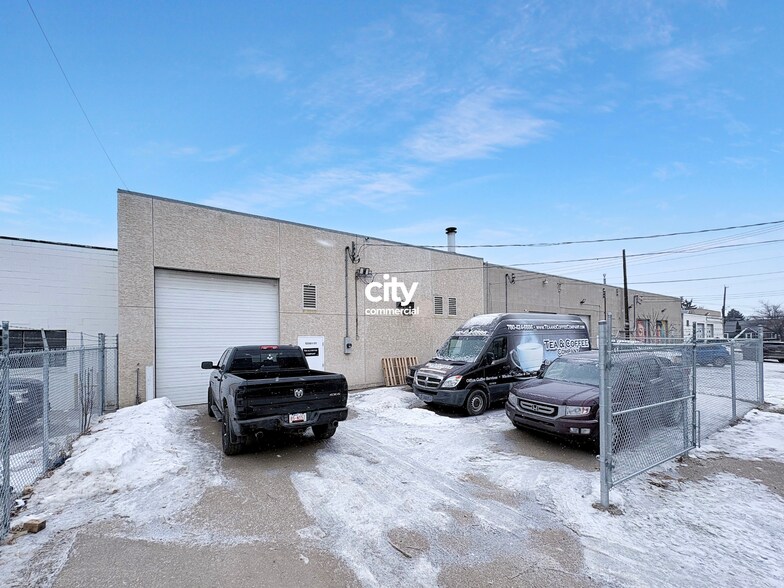 More Photos Of 10561 111th St NW, Edmonton Office For Sale