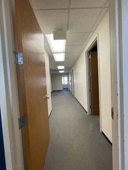 More Photos Of 390 Congress Pky, Crystal Lake Unknown For Lease