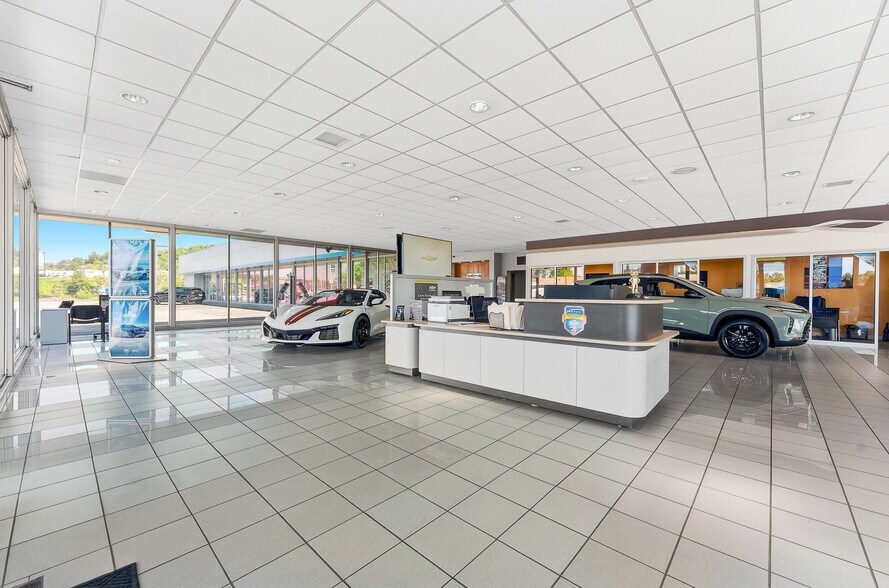 More Photos Of 1229 Country Club Rd, Fairmont Auto Dealership For Sale
