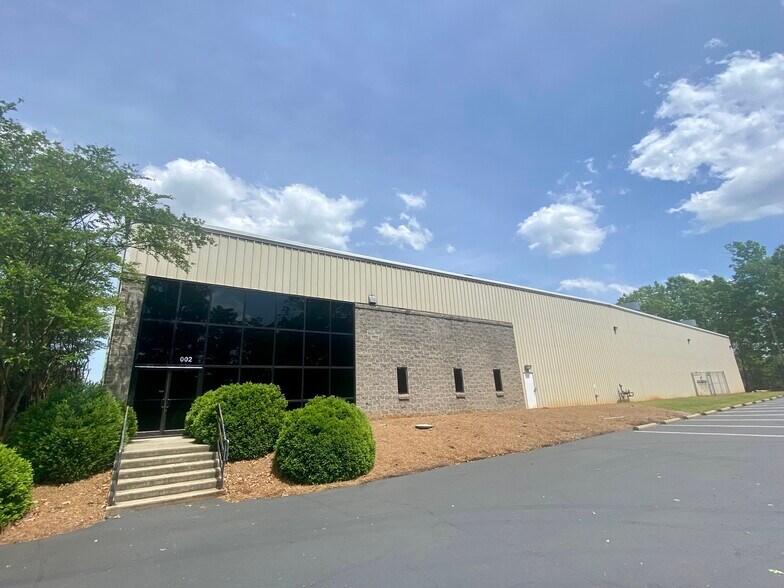 More Photos Of 2 Greentree Rd, Anderson Warehouse For Lease