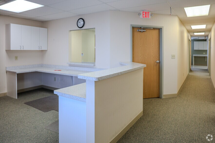 More Photos Of 18780 E Bagley Rd, Middleburg Heights Unknown For Lease