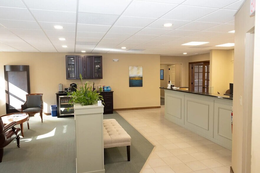 More Photos Of 155 Main St, Manchester Office For Sale