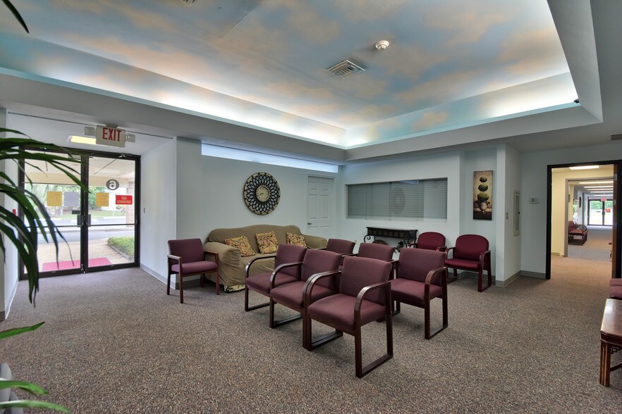 More Photos Of 1805 SE Lake Weir Ave, Ocala Medical For Sale