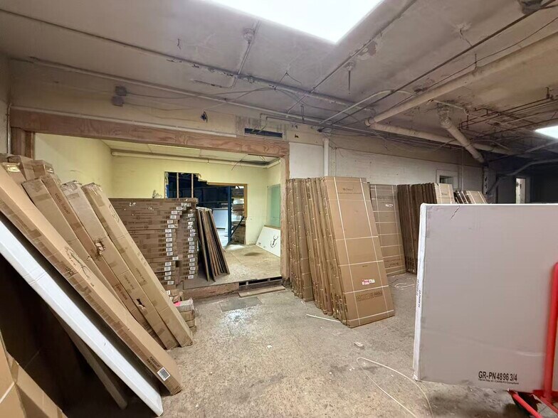 More Photos Of 42-52 Federal ave, Quincy Manufacturing For Sale