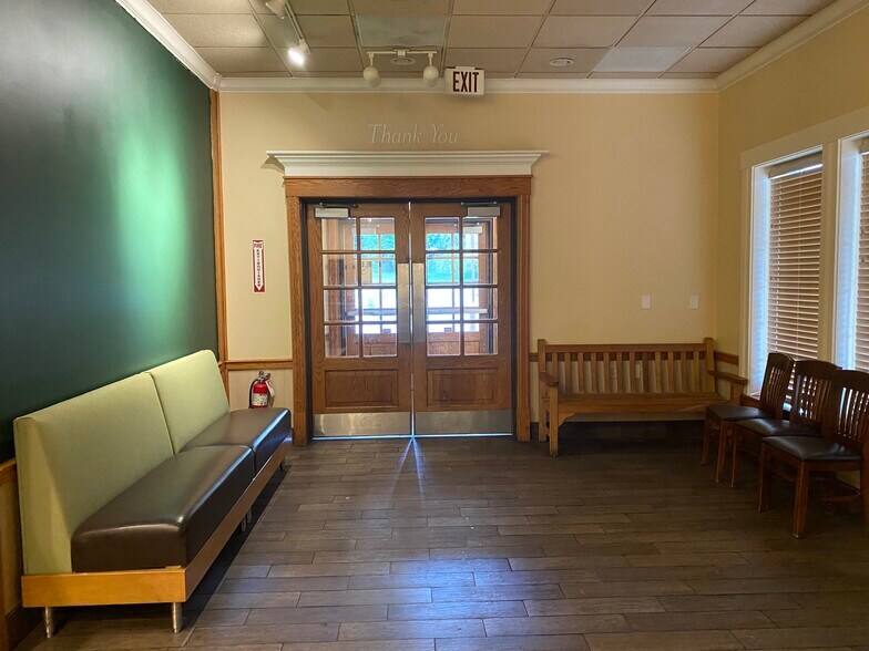 More Photos Of 2199 Riverside Dr, Columbus Restaurant For Lease