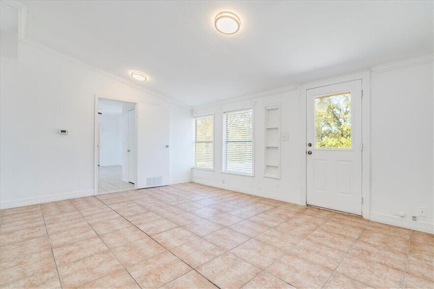 More Photos Of 1701 N Farm to Market 1626, Buda Light Distribution For Sale