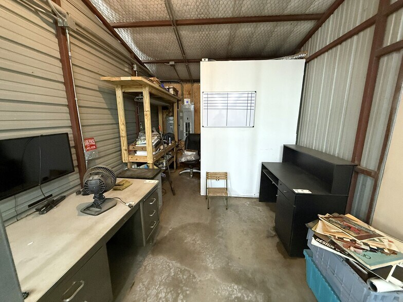 More Photos Of 7576 Townsend Dr, Denver Industrial For Lease