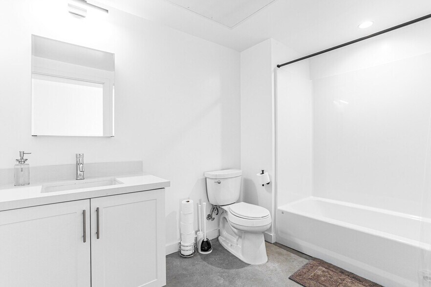 More Photos Of 2301 S Cloverdale Ave, Los Angeles Apartments For Sale