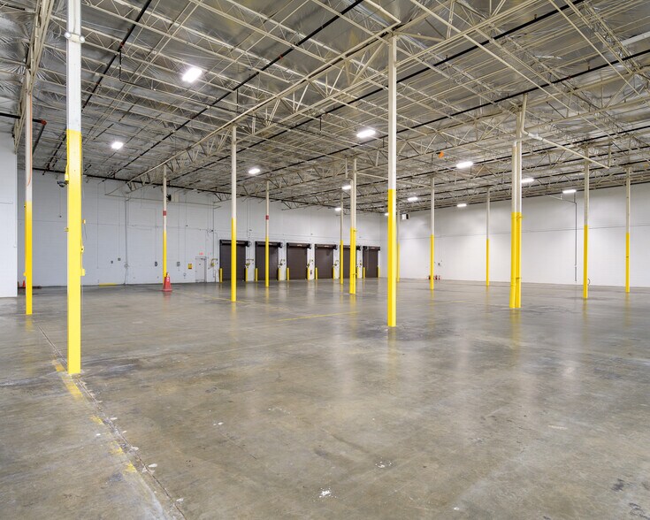 More Photos Of 1480 Bells Ferry Rd, Marietta Warehouse For Lease