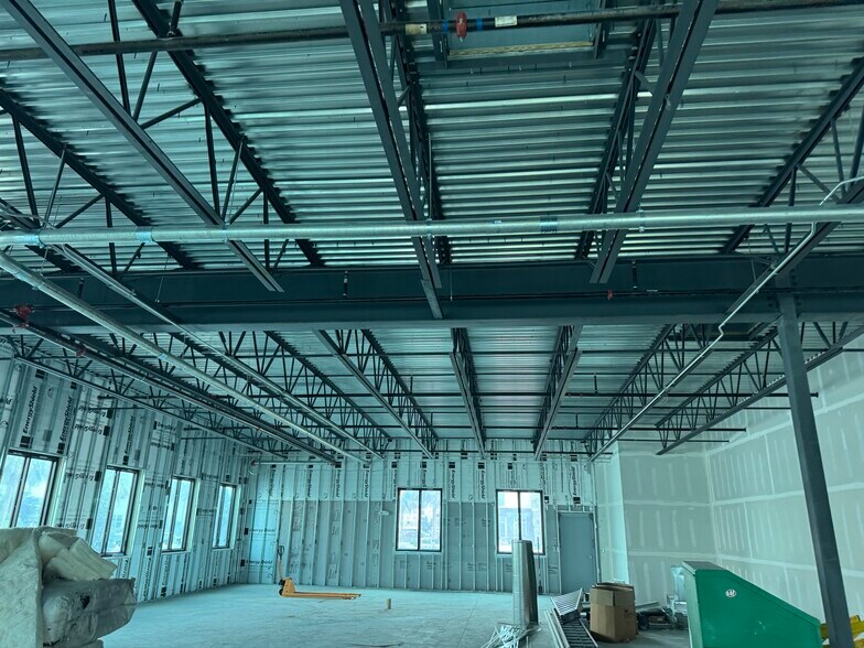 More Photos Of 6355 Initiative Blvd, Sarasota Storefront Retail Office For Lease