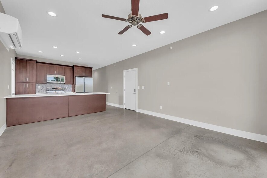 More Photos Of 3937-3937 Kenwood Ave, Kansas City Apartments For Sale
