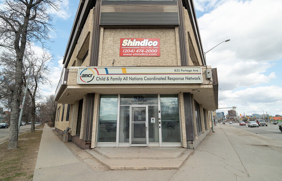 More Photos Of 829, 831, 835 Portage Ave, Winnipeg Office For Sale
