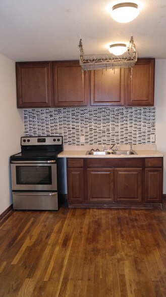 More Photos Of 1105 N Meyer Rd, Seabrook Office For Sale