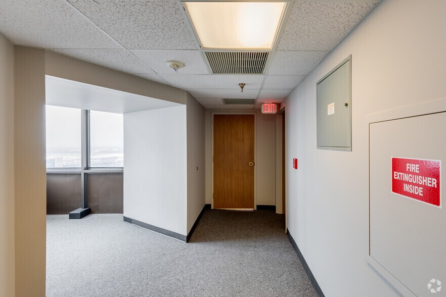 Photo of 44th Floor Ste 60-4450