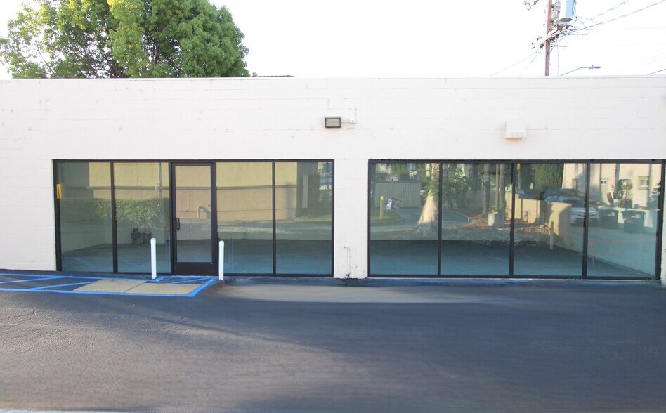More Photos Of 1844 W Glenoaks Blvd, Glendale Freestanding For Lease