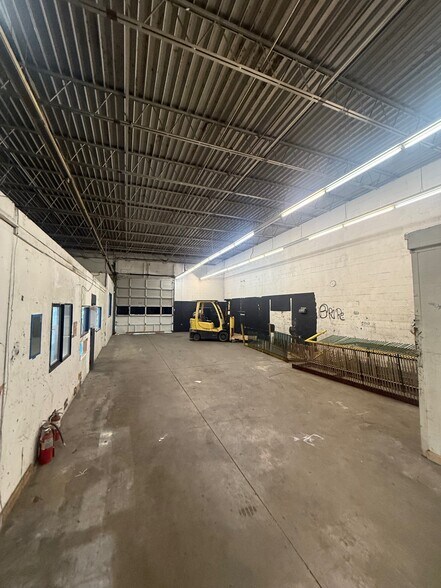 More Photos Of 2723 4th Ave S, Seattle Warehouse For Lease