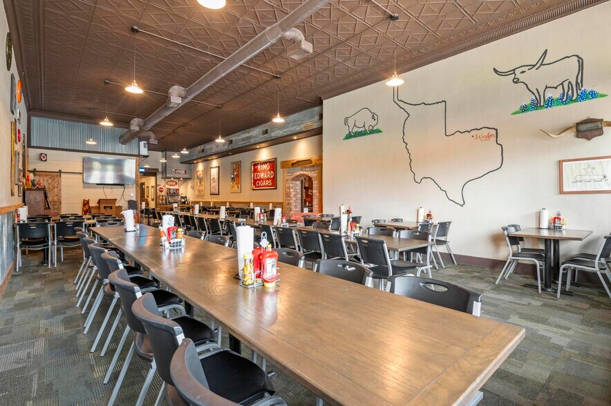 More Photos Of 412-414 Main St, Windom Restaurant For Sale