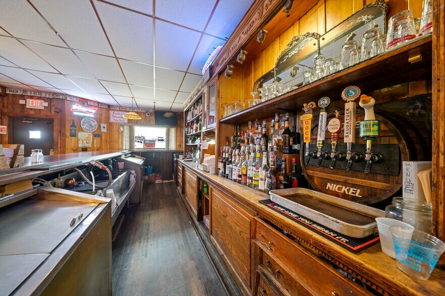 More Photos Of 208 N Walnut St, Stillman Valley General Retail For Sale