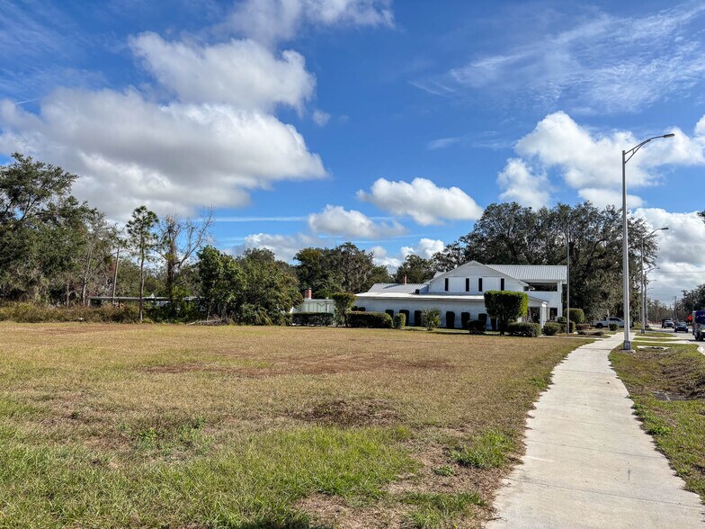 More Photos Of 945 E Broadway St, Fort Meade Specialty For Sale