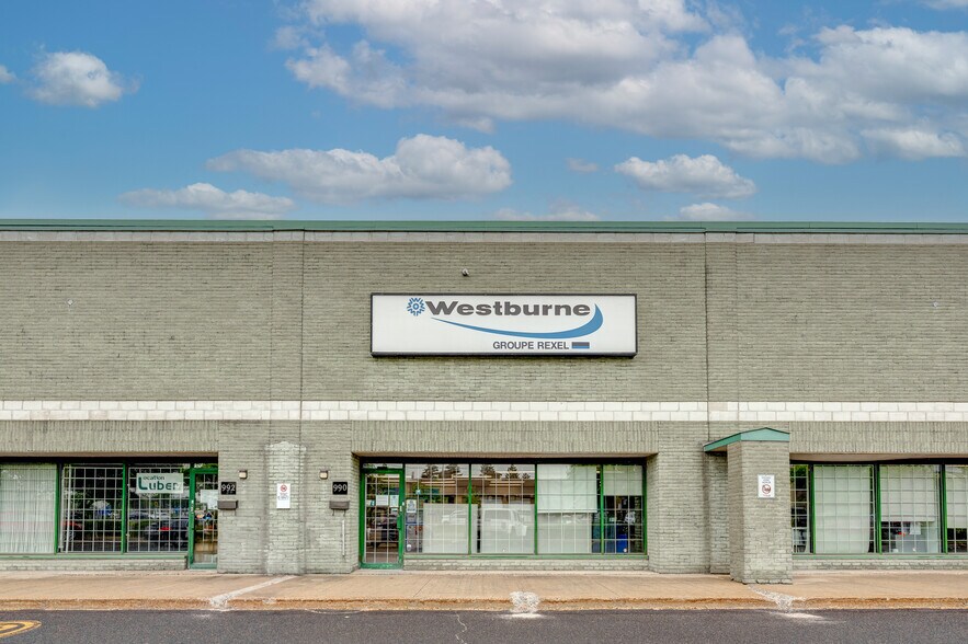 More Photos Of 982-1002 Rue Jean-Neveu, Longueuil Warehouse For Lease
