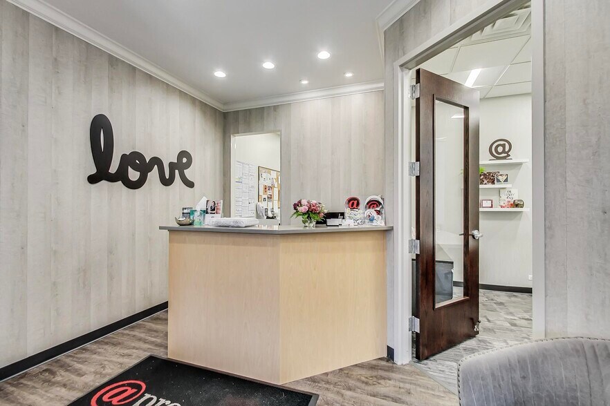 More Photos Of 324 W Touhy Ave, Park Ridge Office For Lease