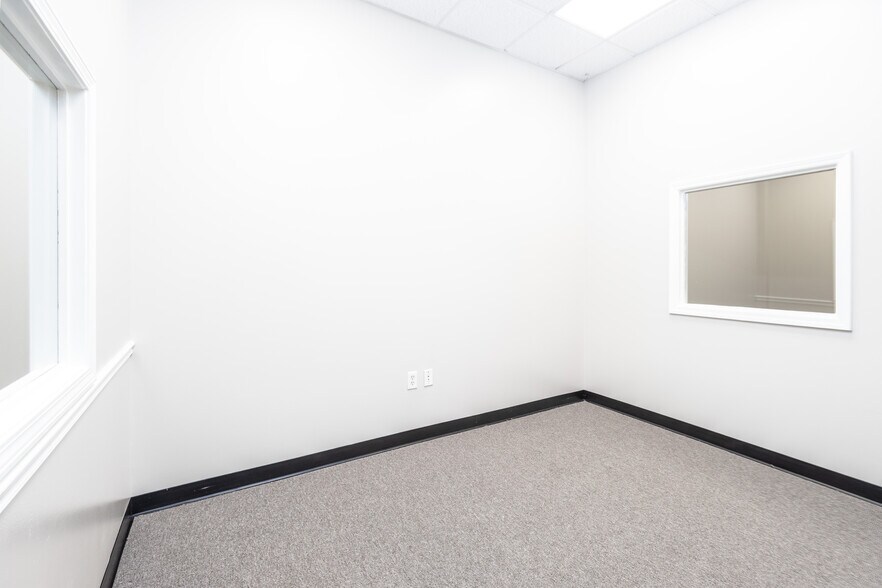 More Photos Of 12276 San Jose Blvd, Jacksonville Office For Sale